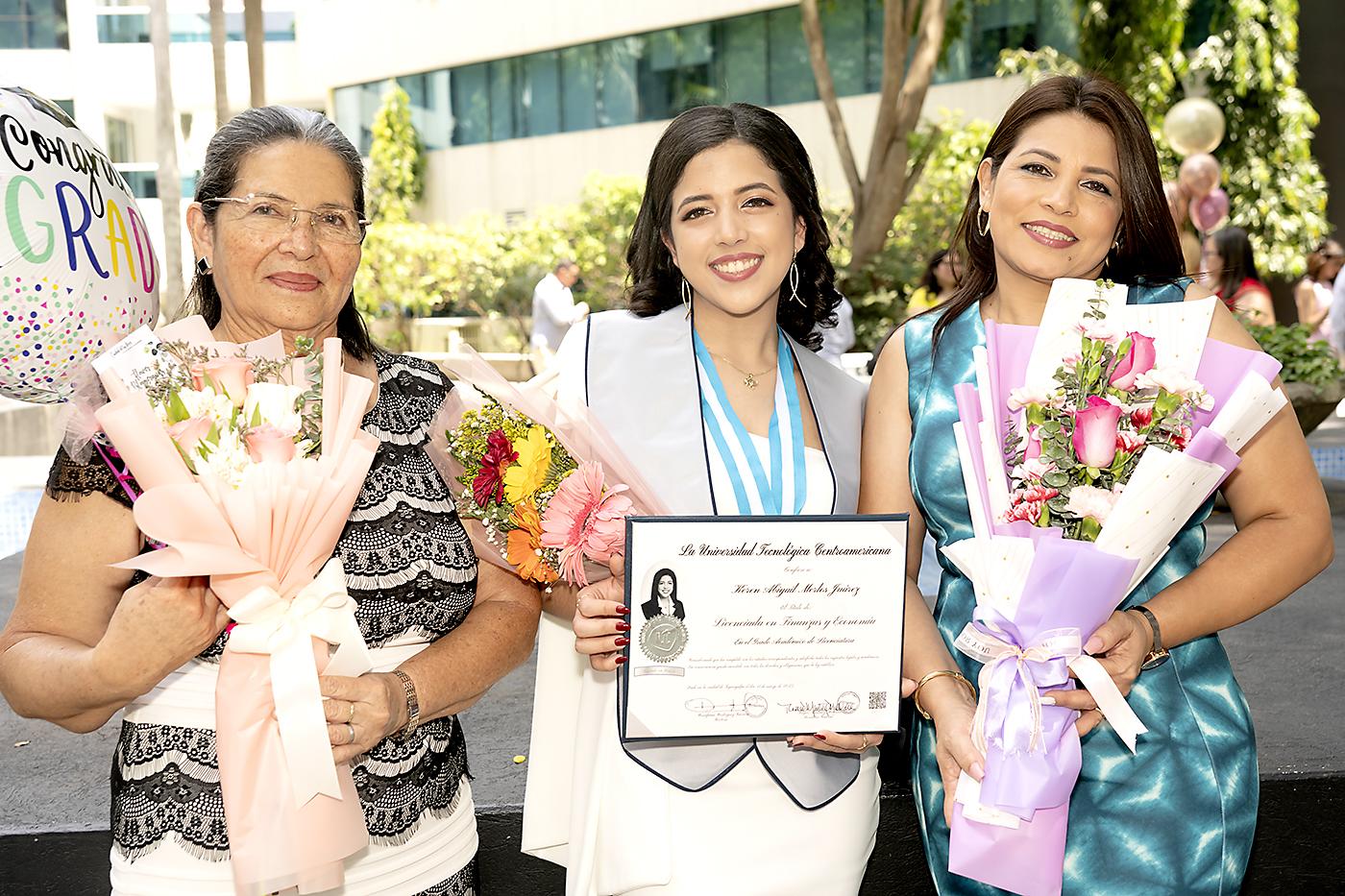 UNITEC SPS celebra la graduación de nuevos talentos y agentes de cambio