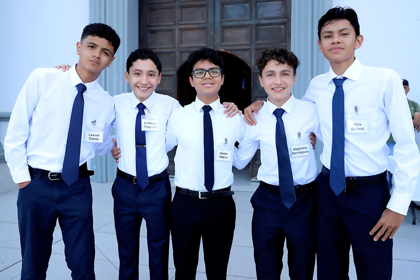 Leonel Claros, Santiago Izaguirre, Héctor Valerio, Alejandro Domínguez y Alex Salinas