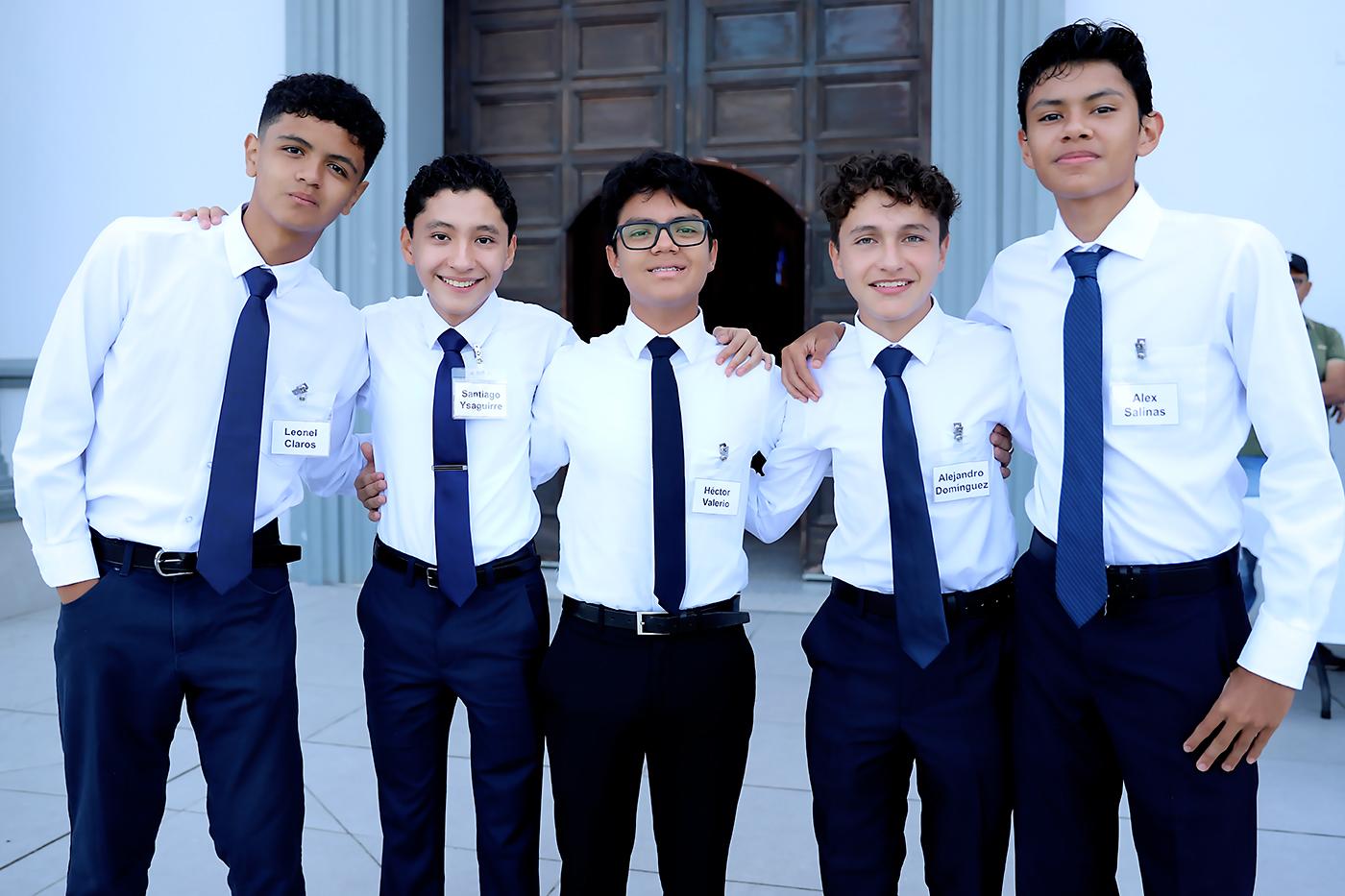 Confirmación de los alumnos de Macris School