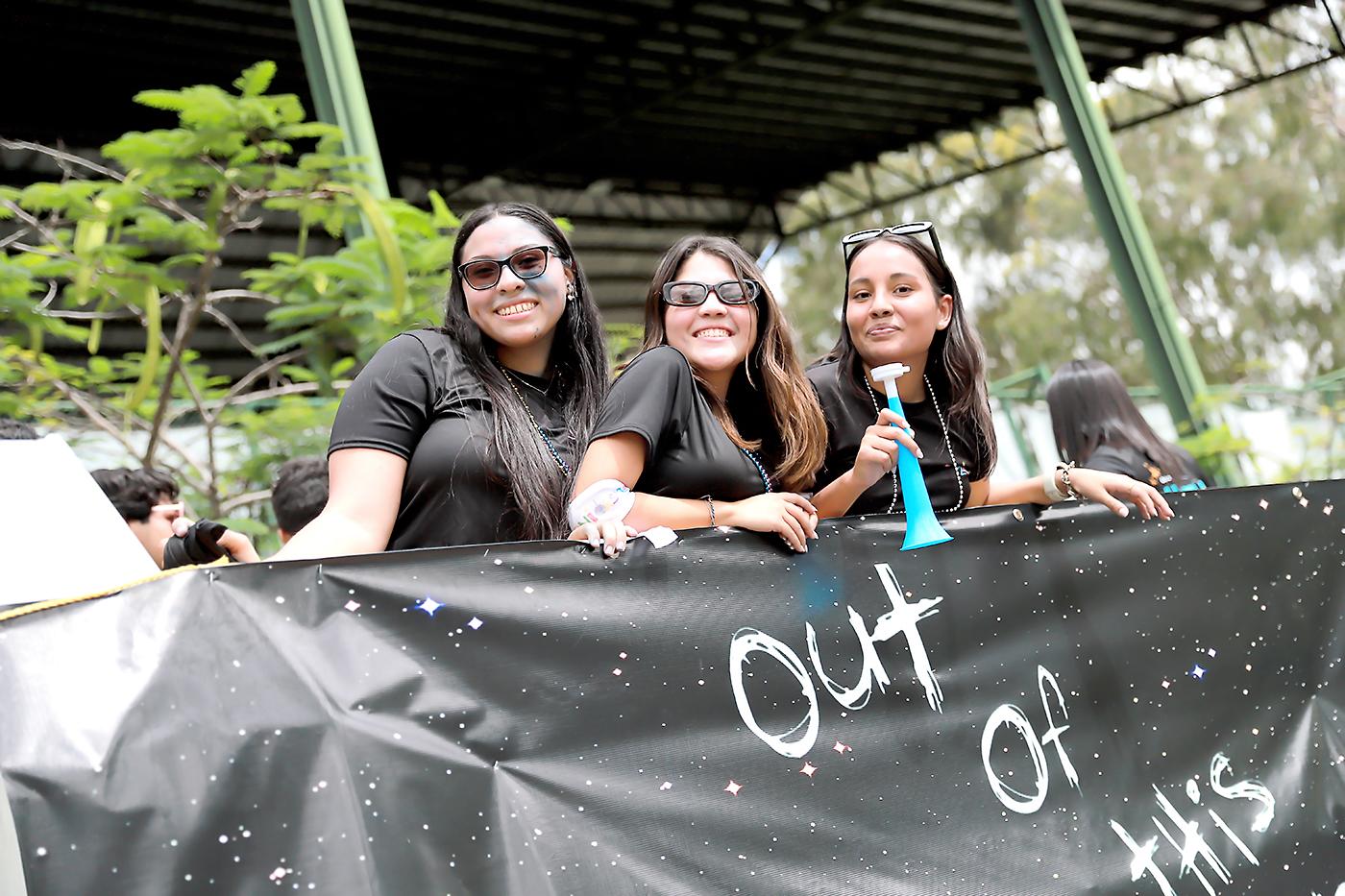 Rina Turcios, Michelle Mejía y Valeria Moscoso.