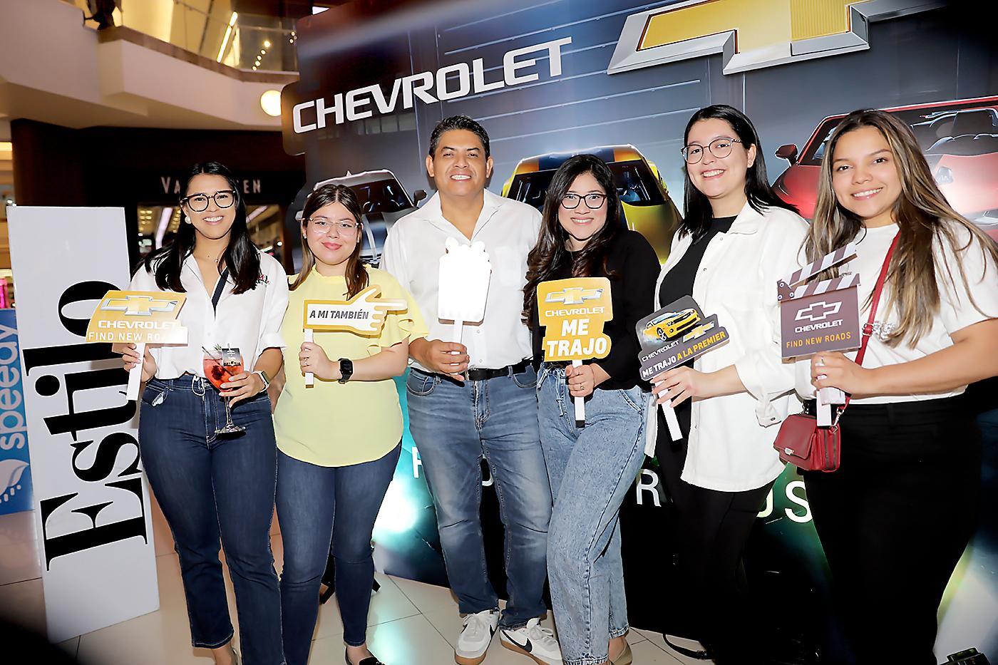Norma Farías, Georgina Cano, José Alvarenga, Jessy Amador, Karelia Rivera y Ana Gómez. 