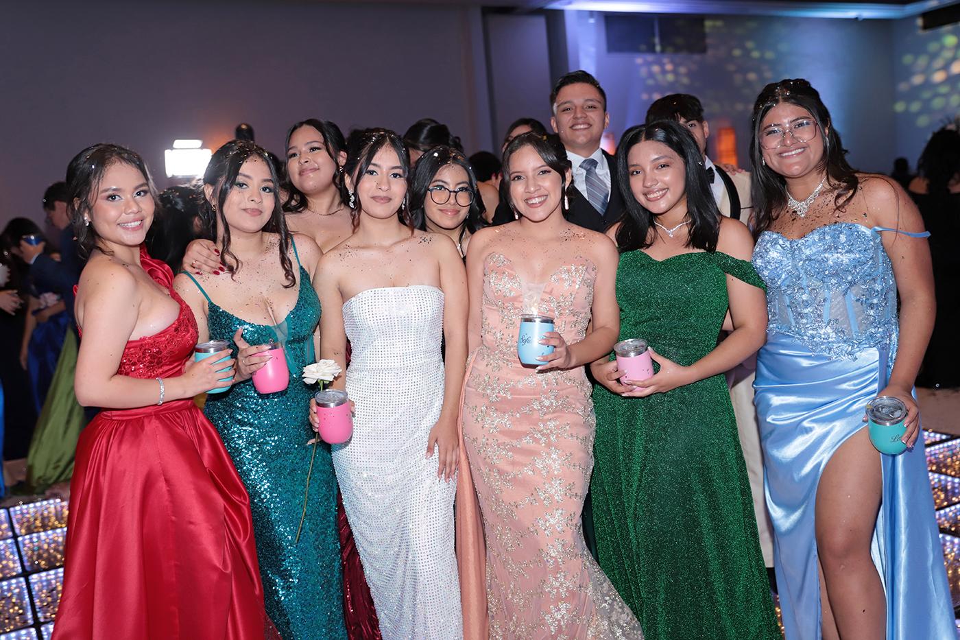 Fiesta de la prom 2024 del Instituto Sagrado Corazón