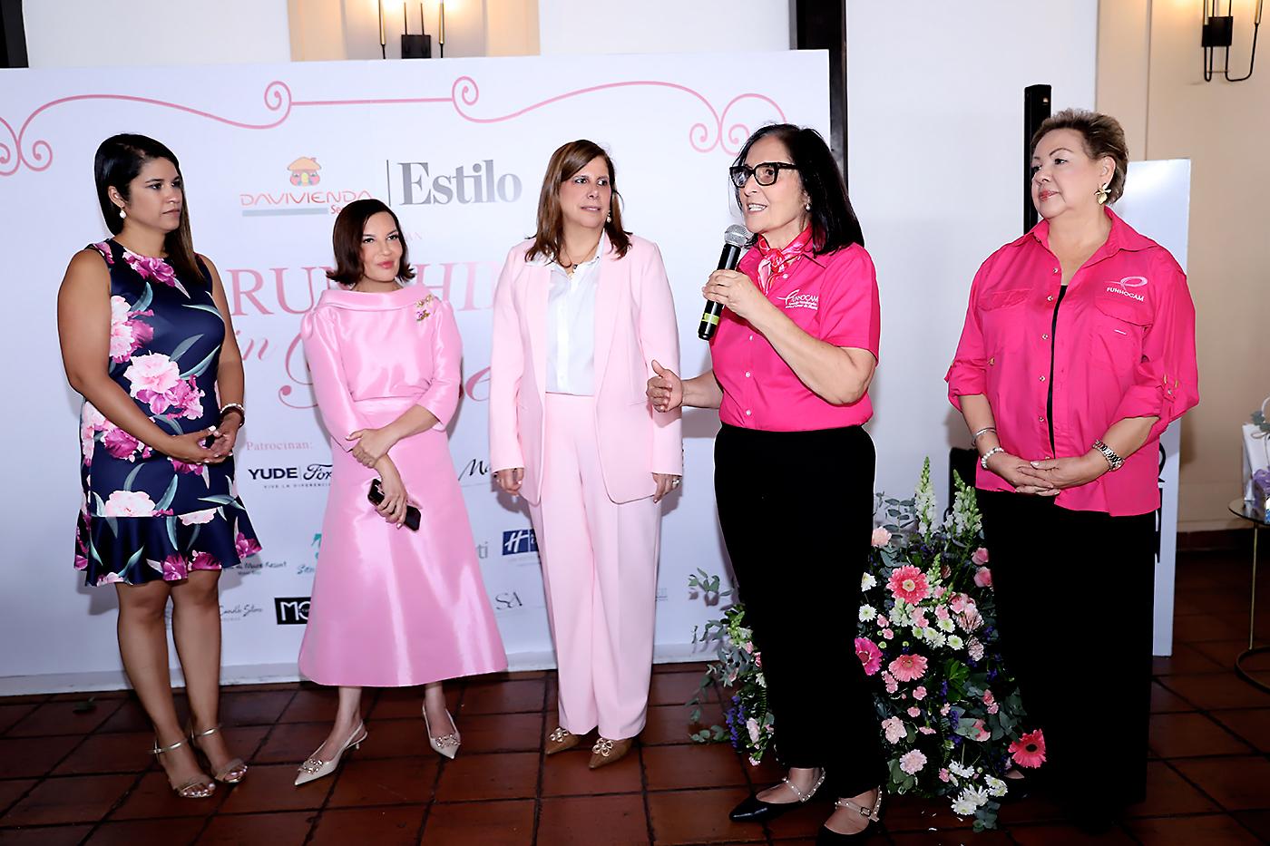 Ginna Miller, Blanca Bendeck, Isabel García, María Canahuati, Rosemonde Abedrabbo y Ana Abarca. Ginna Miller, Blanca Bendeck, Isabel García, María Canahuati, Rosemonde Abedrabbo y Ana Abarca.
