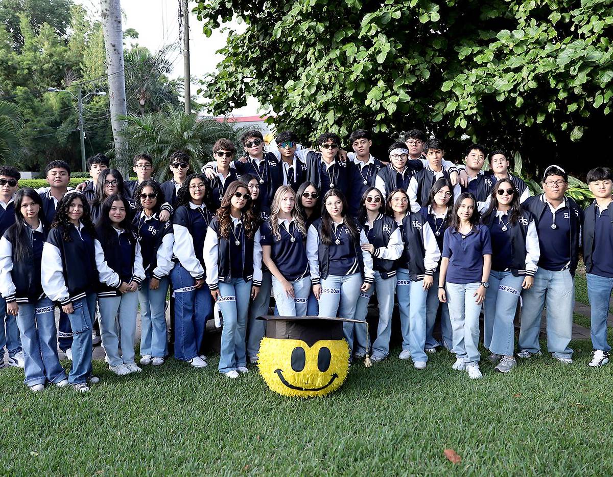 En una mañana cargada de entusiasmo, la generación 2026 de Hillcrest School celebró su esperado <i>entrance</i>. Los seniors iniciaron el día con un cálido desayuno en La Cuisinette, donde compartieron risas y momentos especiales junto a sus compañeros, antes de partir en caravana hacia su colegio para dar inicio a su último año de high school.
