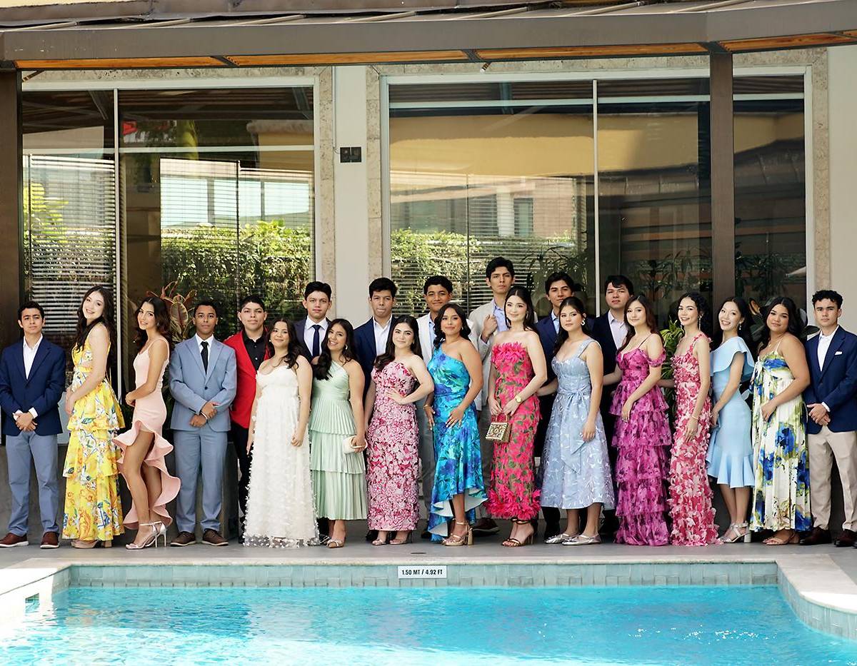 El restaurante Tanoshii del hotel Real Intercontinental fue el escenario perfecto para que los 24 seniors 2025 de la Escuela Episcopal El Buen Pastor disfrutaran de una grata mañana durante su tradicional desayuno. Fueron los padres de familia quienes ofrecieron este especial encuentro para los futuros bachilleres en Ciencias y Humanidades, en el que hubo tiempo para sesiones de fotografías, amenas charlas y la degustación de un desayuno buffet internacional.