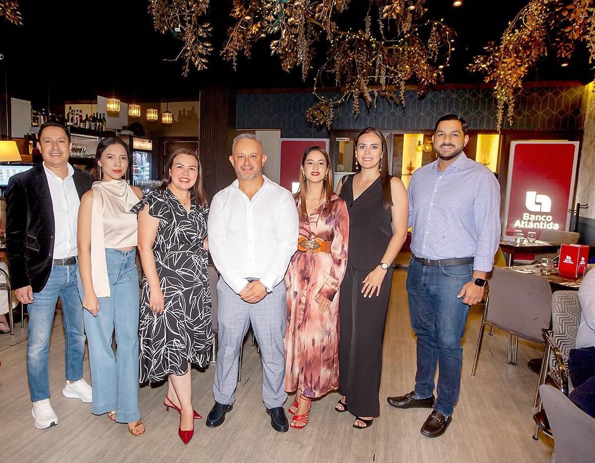 Banco Atlántida celebra la lealtad de sus clientes en una noche de vinos, sabores y gratitud