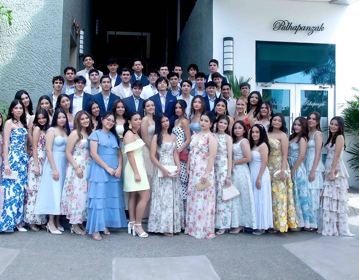 La generación 2026 de Serán School se reunió en el salón Encuentros del Hotel Copantl &amp; Convention Center para disfrutar de su primera actividad social del año escolar. El evento fue ofrecido por sus padres, quienes para la ocasión contrataron a la planner Marcela Cueva para desarrollar un diseño floral otoñal, que le dio un toque elegante a la estancia.