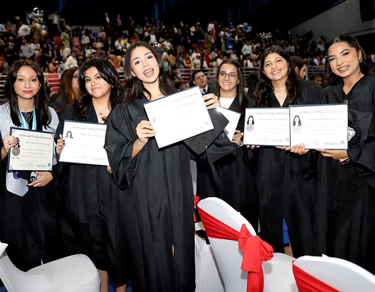 UNITEC celebra graduaciones 2025 de nuevos profesionales de grado en Tegucigalpa