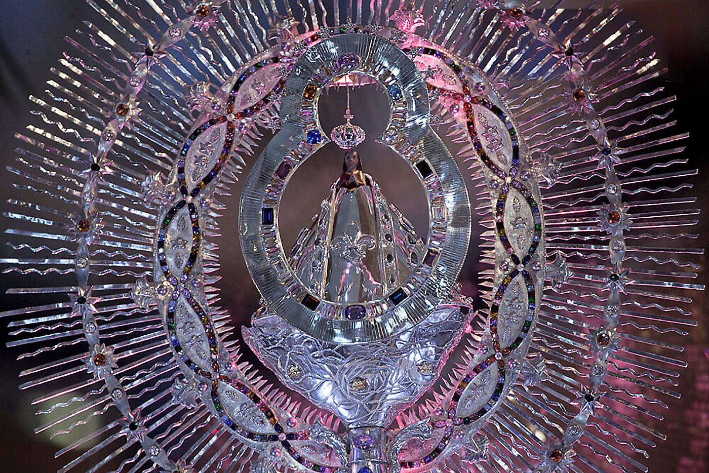 La Virgen ha sido robada y recuperada en dos ocasiones. La primera ocurrió en 1936, cuando una persona con discapacidad mental la llevó a su casa. La segunda el 1 de septiembre de 1986, siendo encontrada al día siguiente envuelta en hojas de periódico en el baño de hombres de La Terraza de Don Pepe.