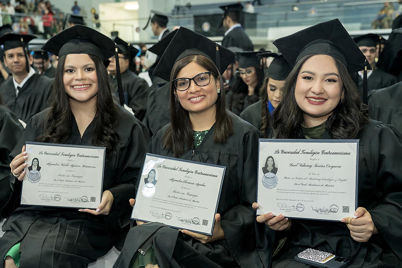 UNITEC SPS celebra la graduación de nuevos talentos y agentes de cambio