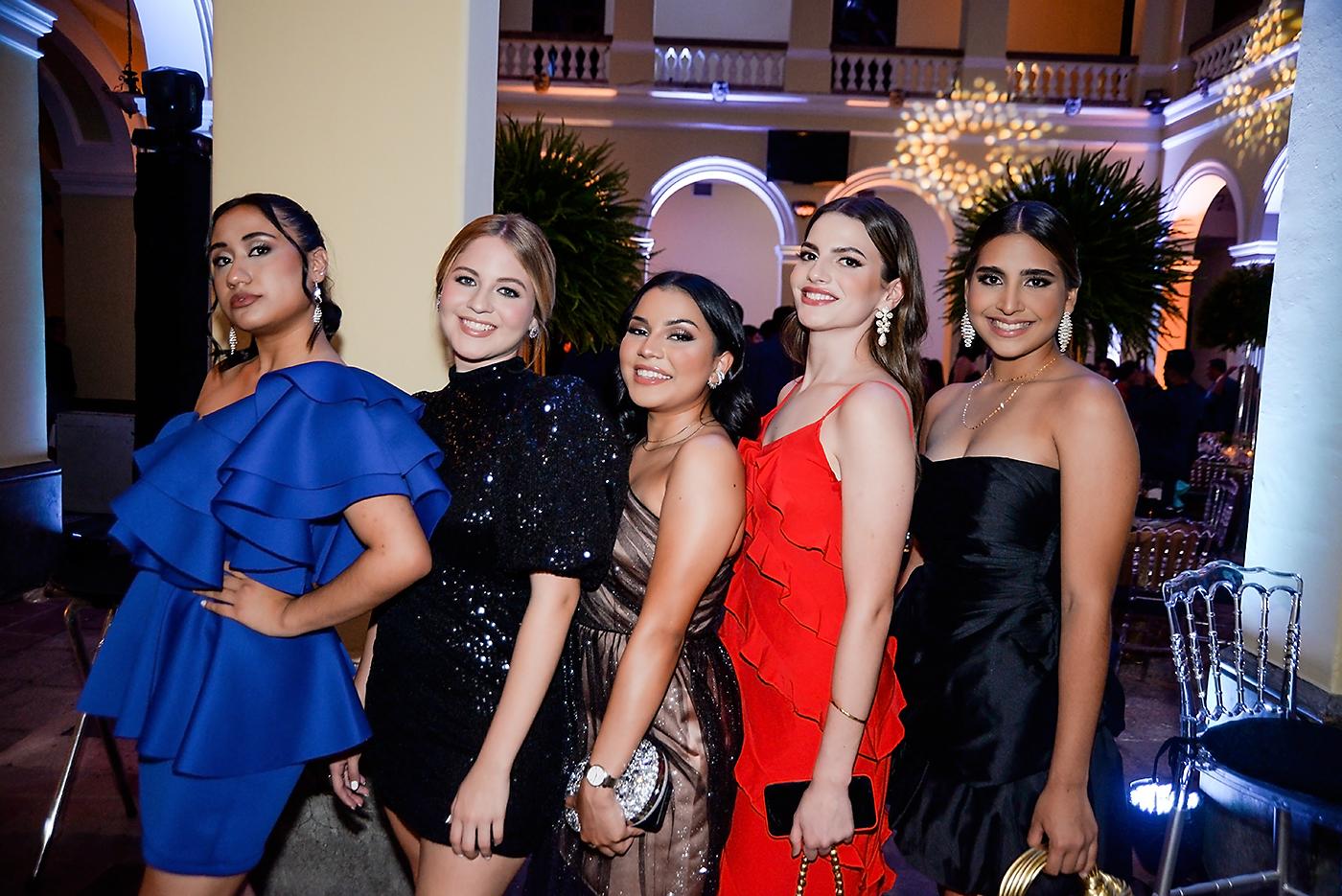 María León, Cecilia Fiallos, María Ochoa, Gianna McNab y Adriana Navarro.