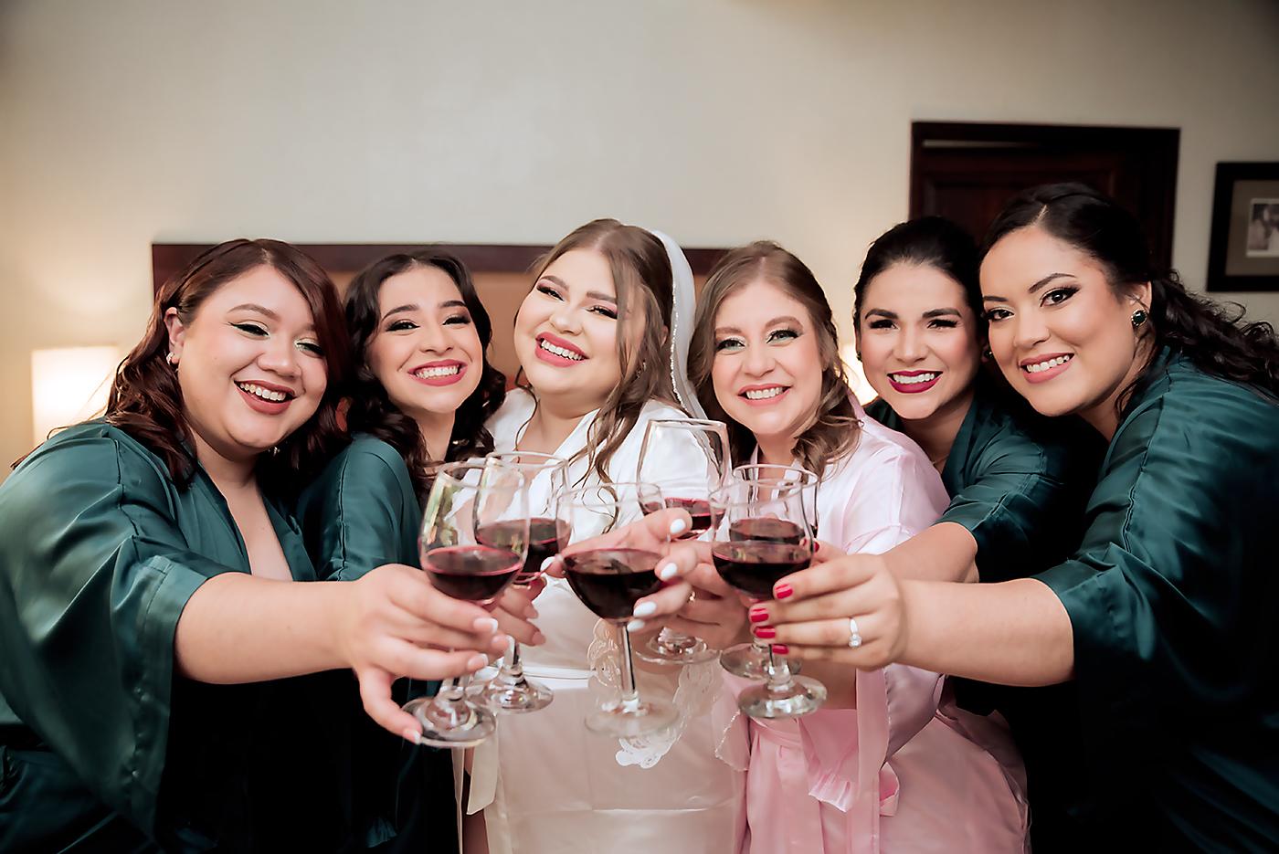 Eunice Oyuela, Jennifer Monjarrez, Andrea Monjarrez, Carolina Oyuela, Stefany Galeano y Andrea Valladares.