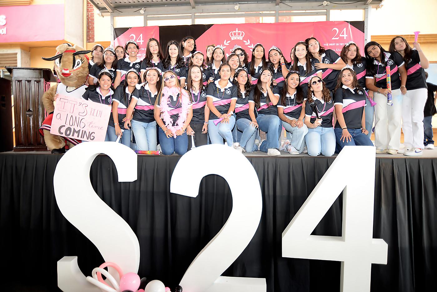 Senior Entrance de Antares Bilingual School 2024