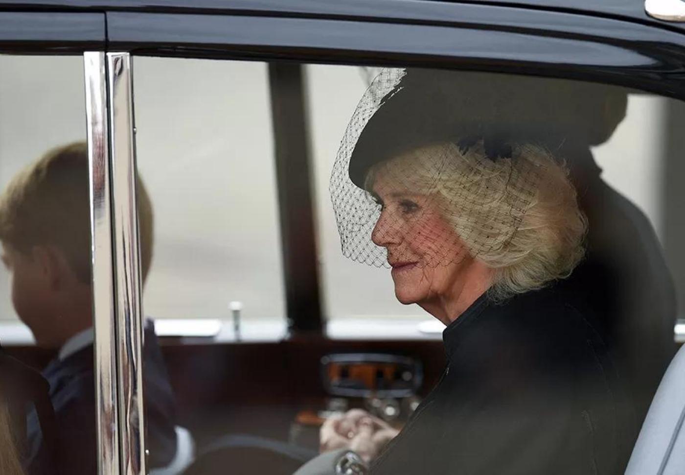 La familia real llega a la Abadía de Westminster para el servicio fúnebre de la reina Isabel II