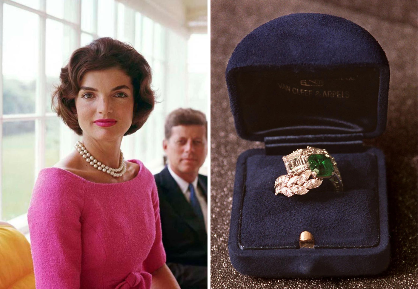 Después de la muerte de JFK, Jackie Kennedy Onassis se casó con Aristotle Onassis, que le regaló un anillo con esmeralda y diamantes de diversas formas valorado en 2,6 millones de dólares.