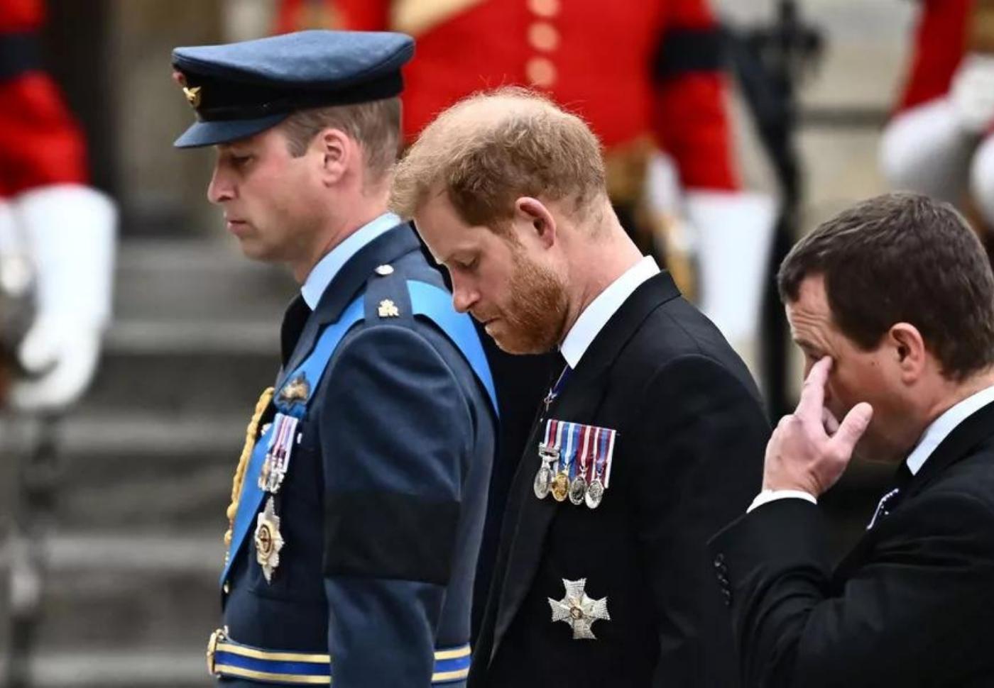 La familia real llega a la Abadía de Westminster para el servicio fúnebre de la reina Isabel II