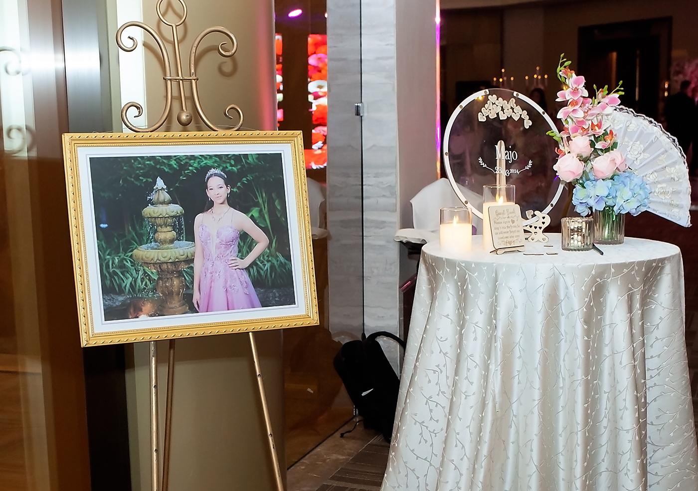 Delicados detalles formaron parte de la decoración de los 15 años de María José.