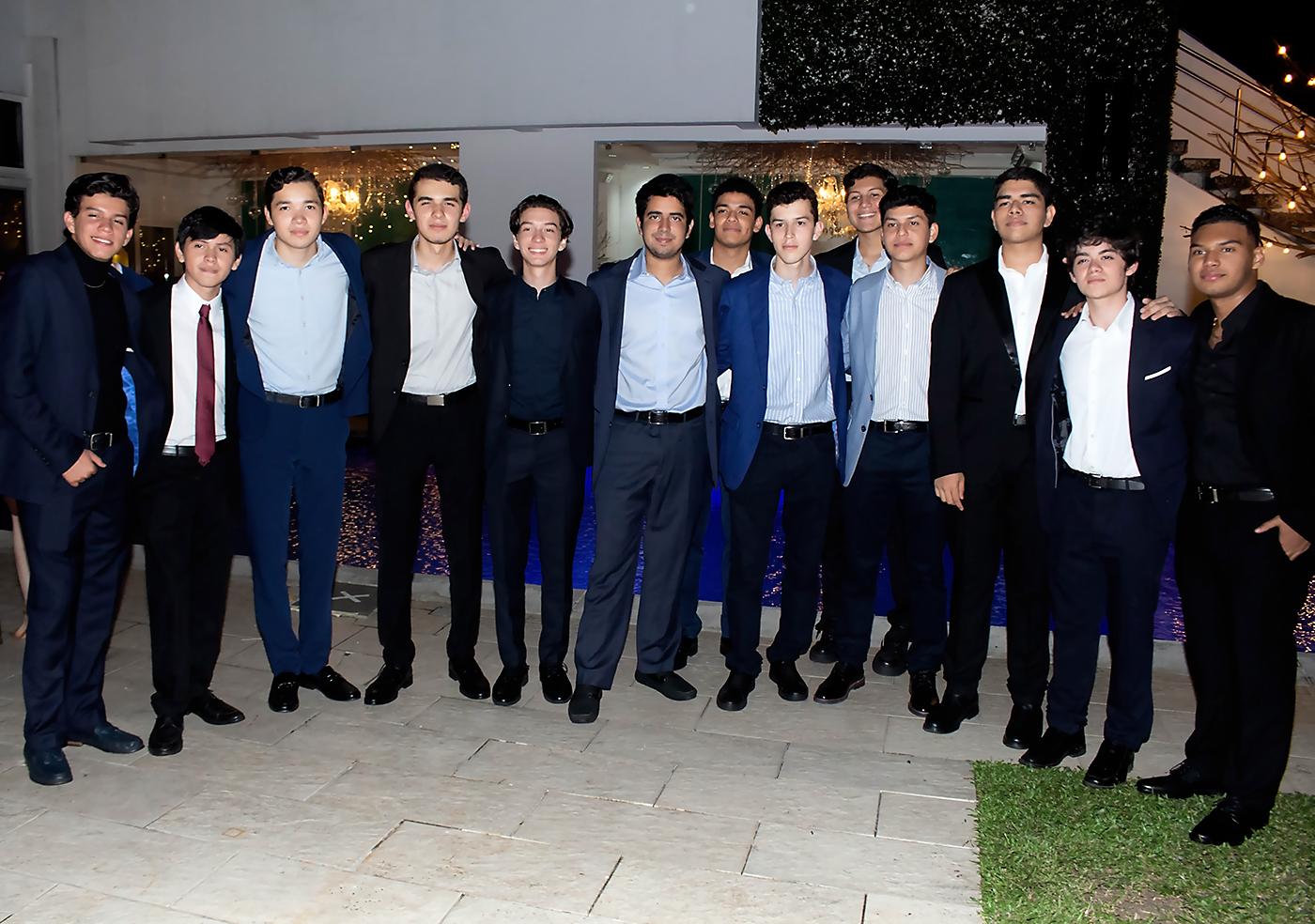 Diego Fiallos, Jordi Garzona, Diego Velásquez, José Aparicio, William Ewens, Elias Hasbun, Diego Ardón, Samuel Henríquez, Kristhian Mathis, Juan Sabillón, David Medina, Thomas Brown y Ángel García.