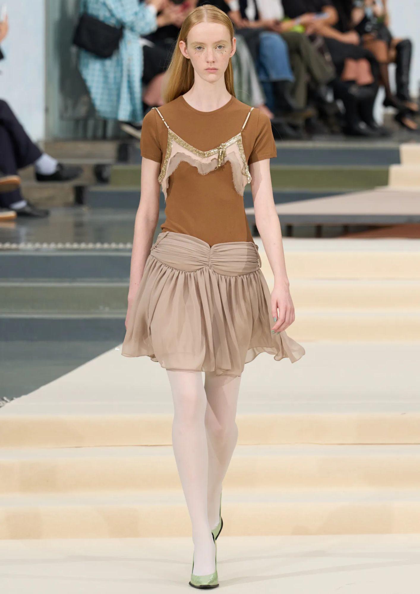 Uno de los diseños de la colección Spring/Summer 2027 de Julie Kegels en el París FW.
