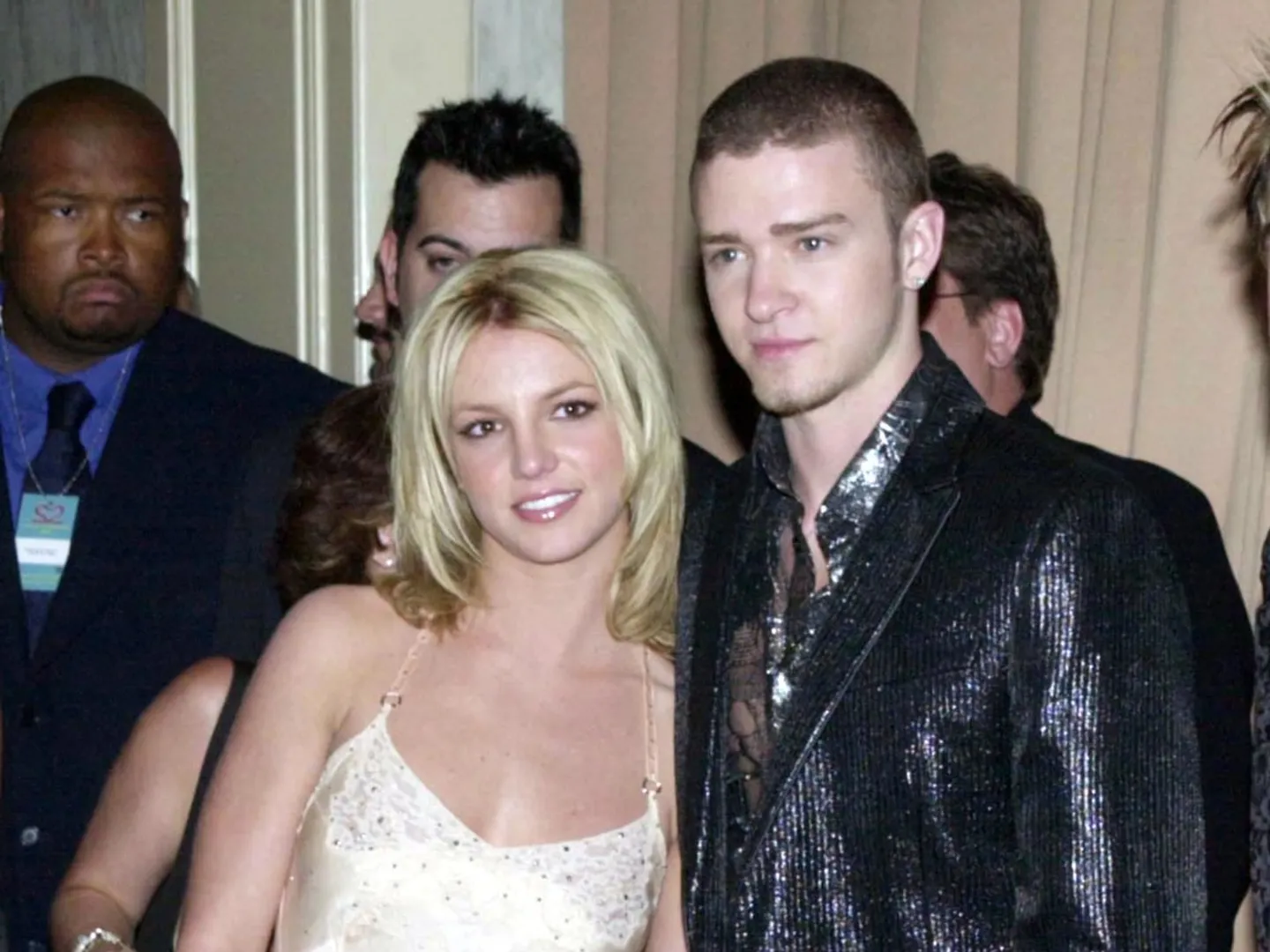 Una fuente aclaró a Us Weekly que el integrante de NSYNC saldría perjudicado luego de la publicación del libro: “Justin no estará feliz porque Britney cuenta una versión y no se parece a la de Timberlake”.