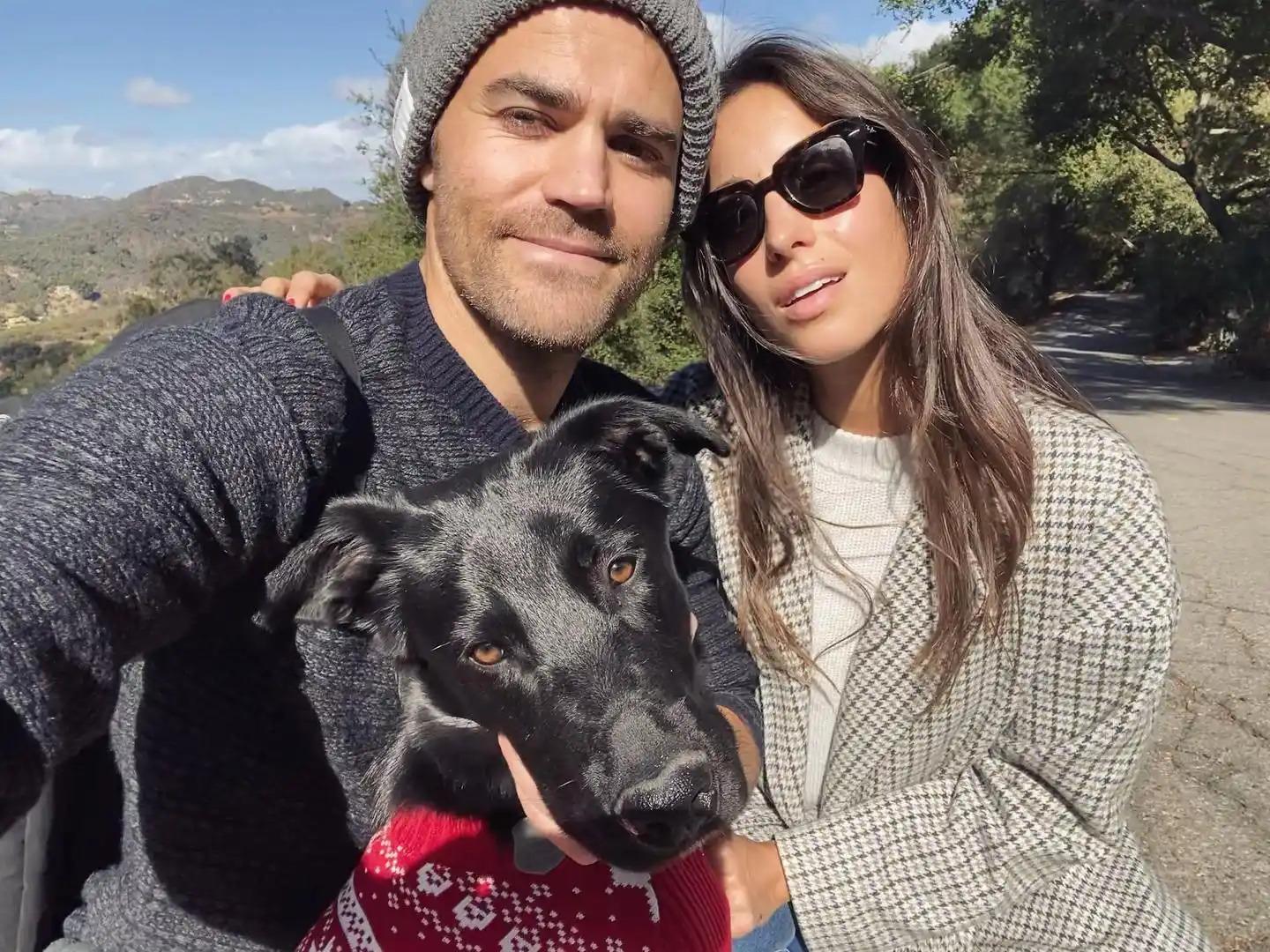 Ella estuvo casada con el actor Paul Wesley, conocido por su papel en la serie The Vampire Diaries. La pareja obtuvo matrimonio en 2019 y mantuvo una relación alejada del ojo público. En 2022, anunciaron su separación de manera amistosa.