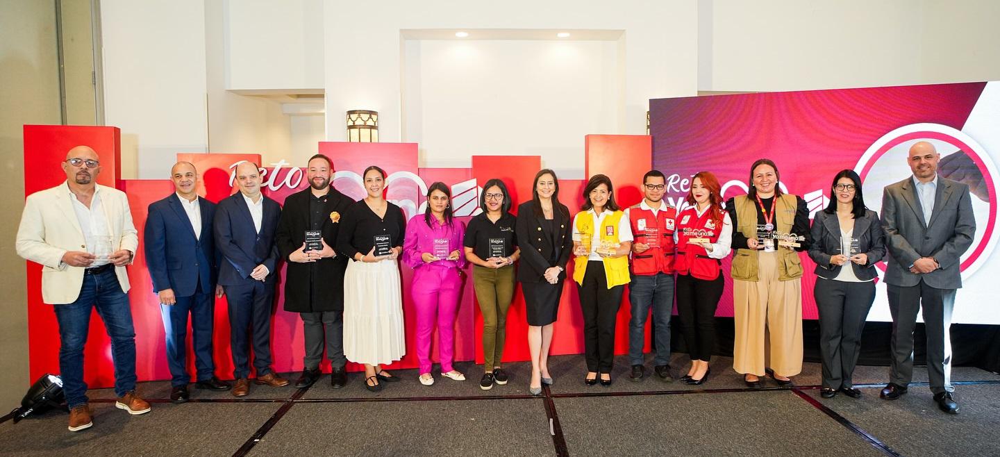 BAC Honduras entrega premios a los ganadores del “Reto Yomeuno”