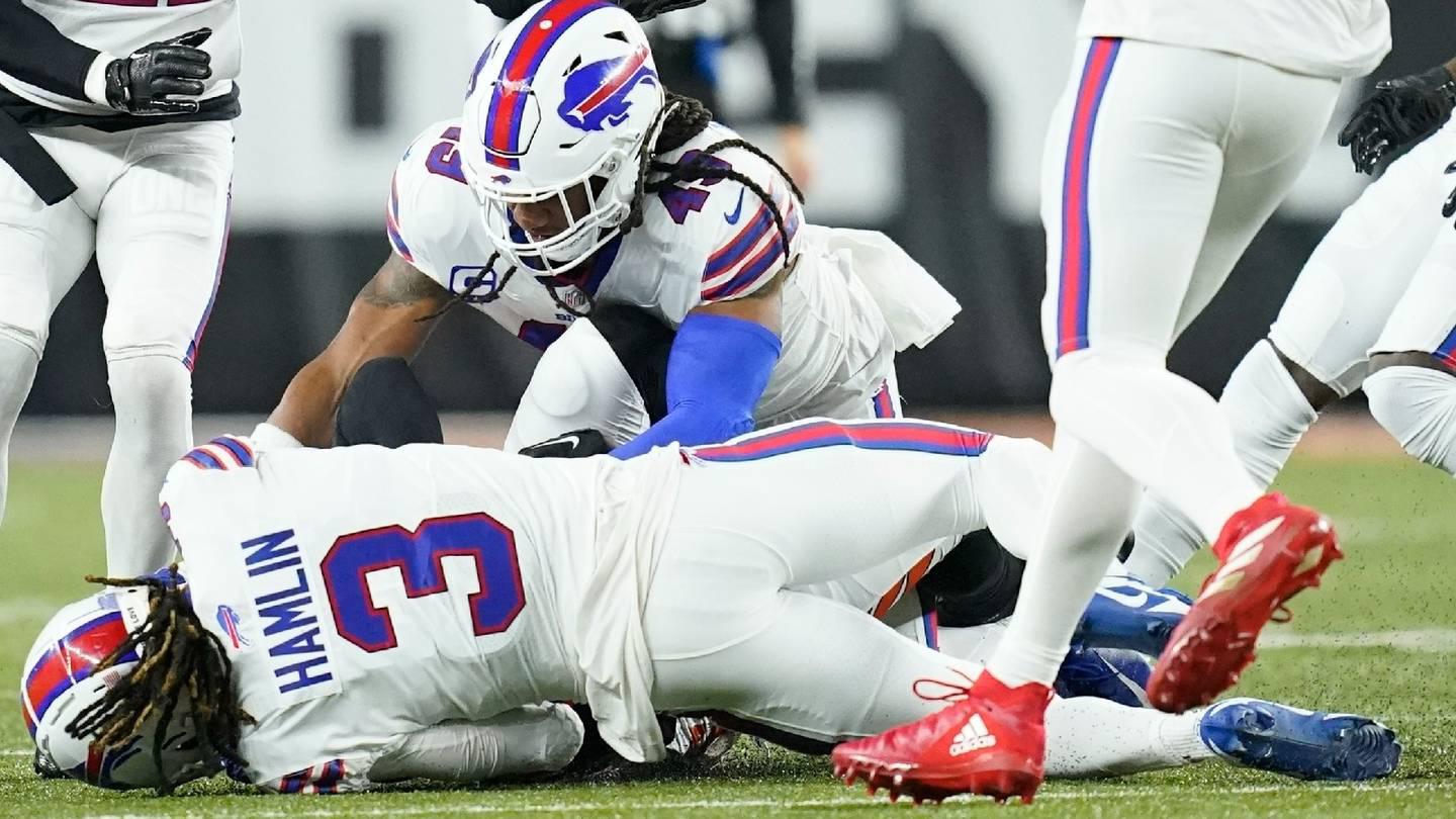 La impactante caída en el campo de Damar Hamlin, jugador de los Bills de Buffalo, debido a un paro cardíaco que lo dejó en estado ‘crítico’, se posicionó como una de las noticias más destacadas del año, generando preocupación sobre la salud en el deporte profesional.
