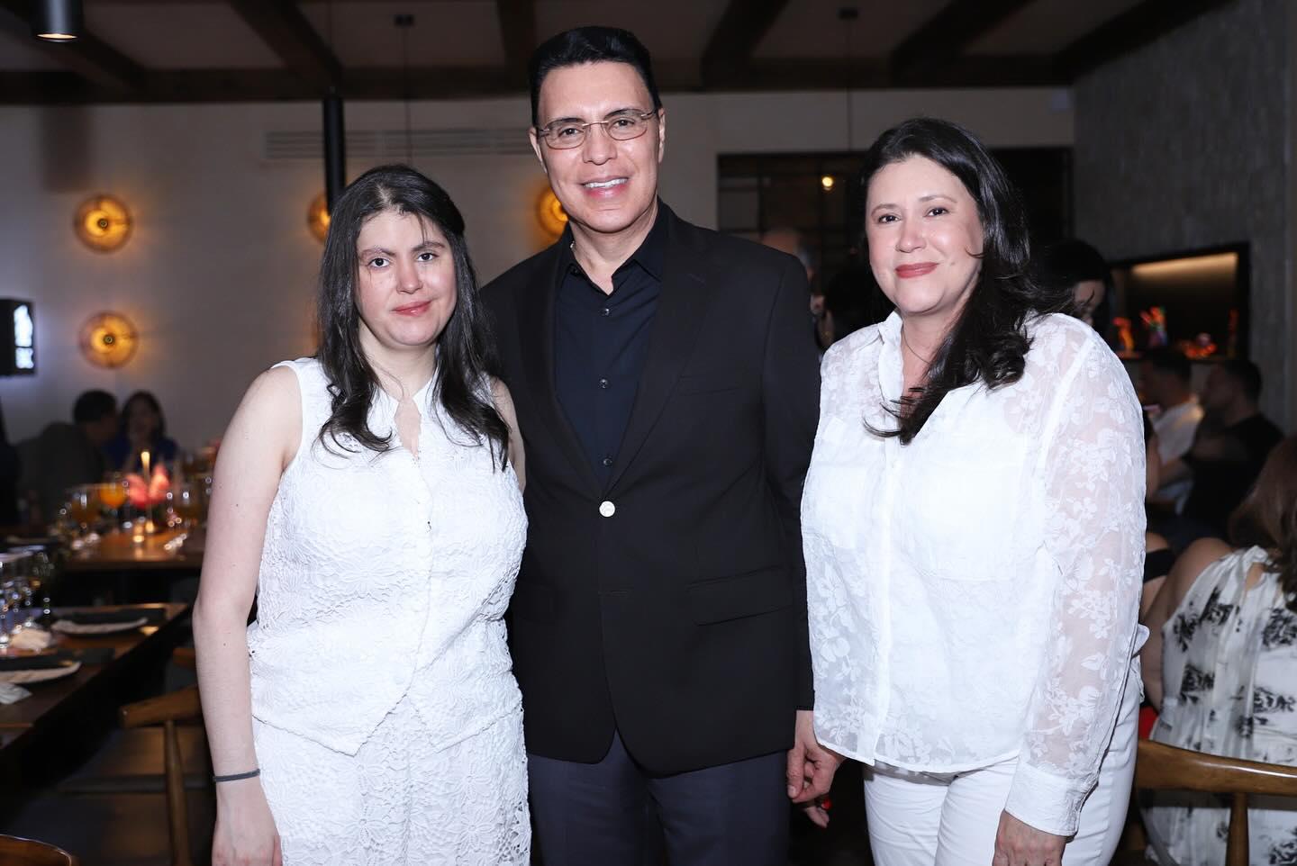 Sofía, Dagoberto y Rosie Aspra.