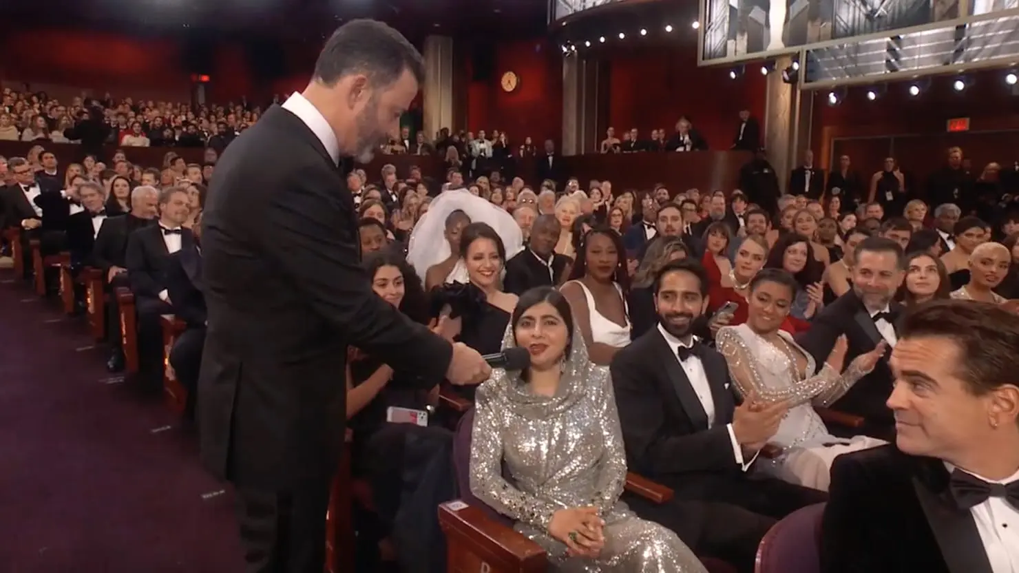 ”Yo solo hablo de paz”, respondió Malala cuando Kimmel le preguntó sobre el escupitajo de Harry Styles hacia Chris Pine.