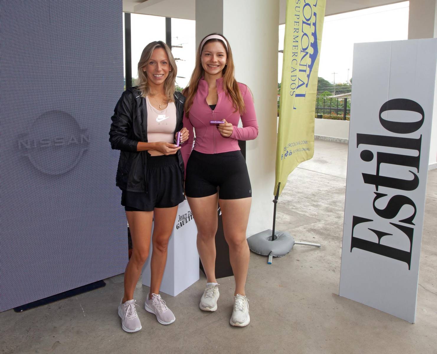 Ride in Pink por Nissan y Estilo