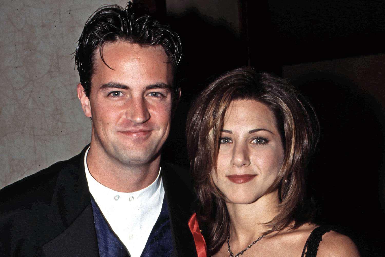 Jennifer Aniston dedica emotivo mensaje a Matthew Perry tras su fallecimiento