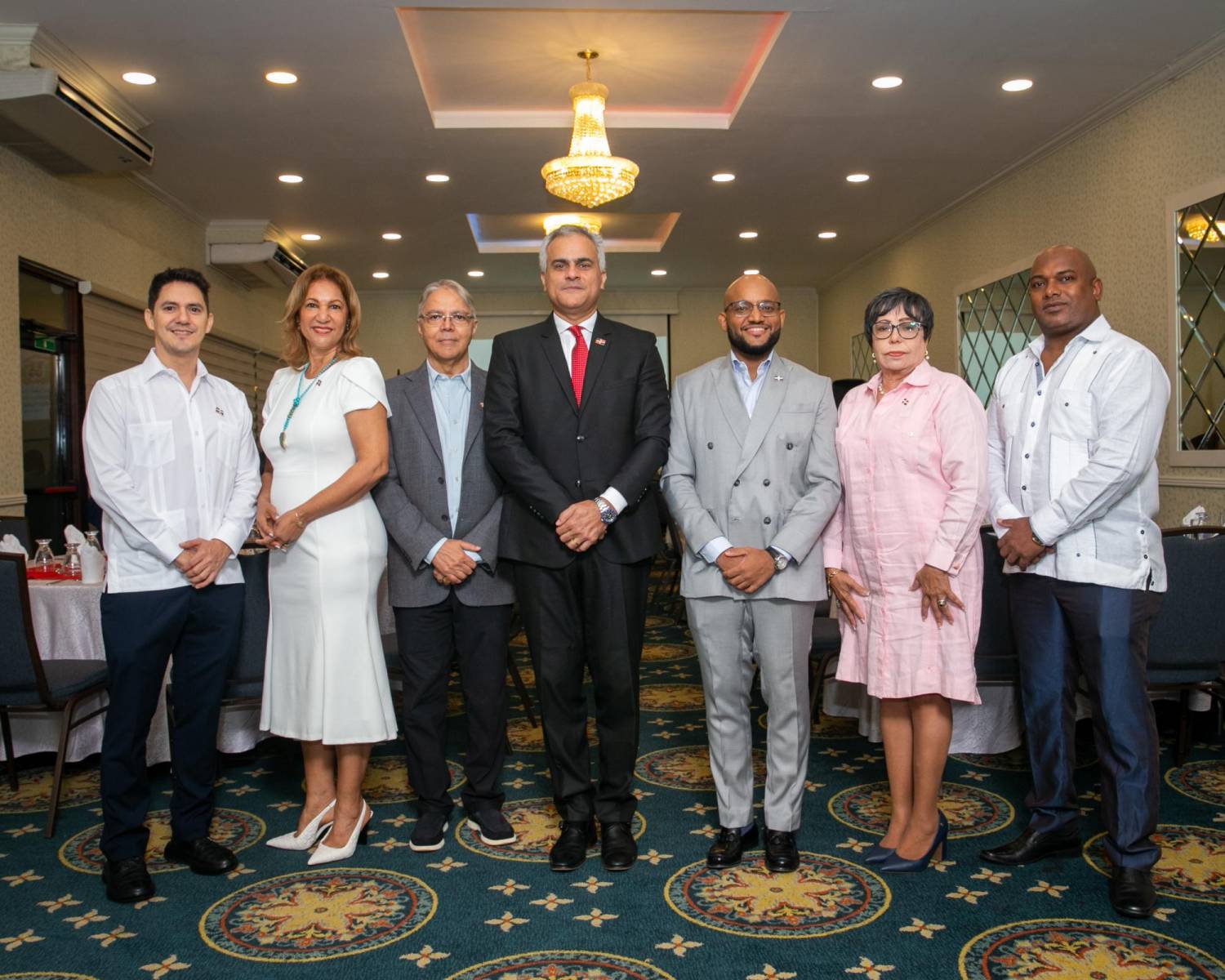 Walter Hernández, Yleana Medina, José Dheming, Luis García, MelintónJiménez, Dinorah Contreras, y Héctor Villanueva.