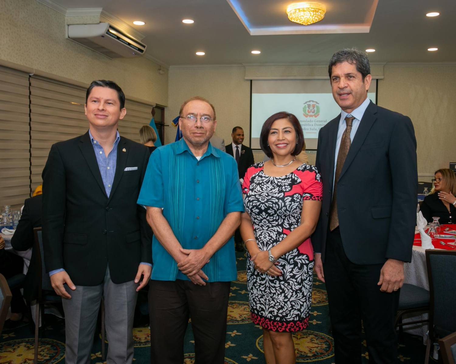 Jairo Mejía, Fredy Cárdenas, Tania Hernández y José Chicas.