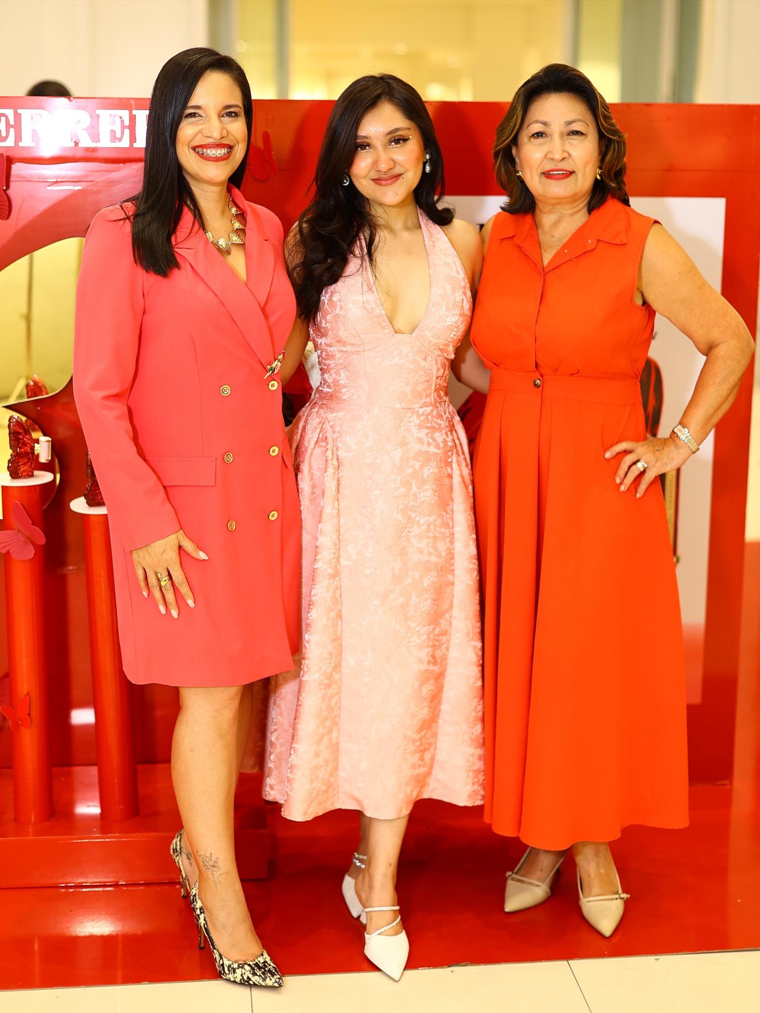 Carolina Herrera presenta La Bomba Intensa