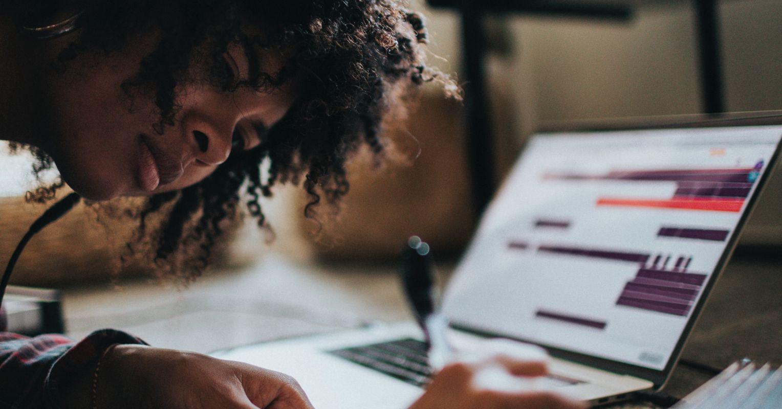 <b>5. Aprender una Nueva Habilidad</b> El aprendizaje continuo es clave para el desarrollo personal. Elige una habilidad que siempre hayas querido adquirir y dedica tiempo regular para desarrollarla.