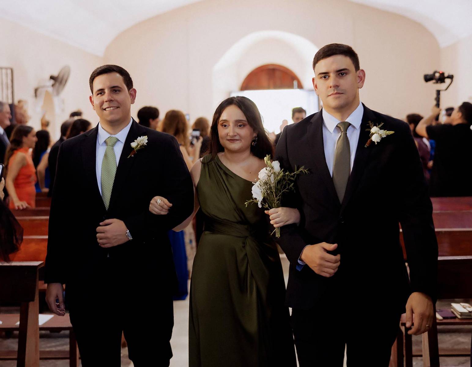 Asi se vivió la boda eclesiástica de Johannes Múller y Ruth Panayotti