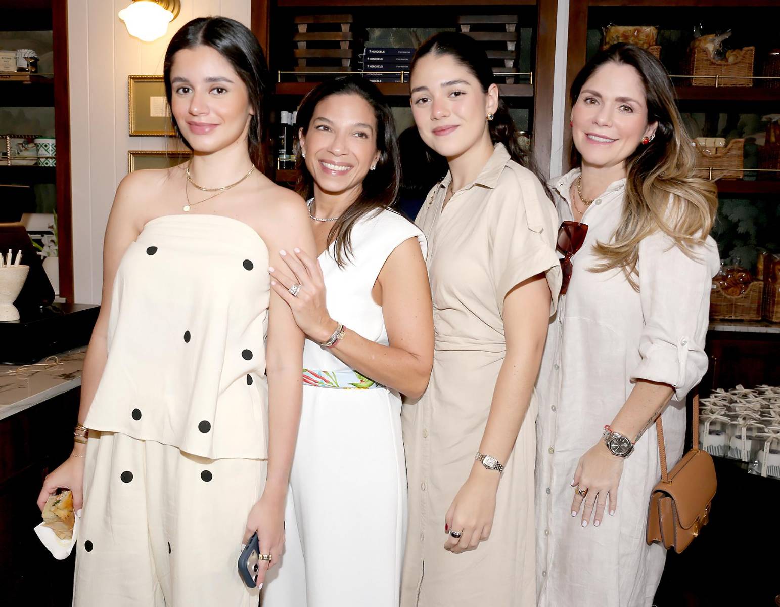 Sofia Rodríguez, Natalia Hilsaca, Natalia Rodríguez y Suyapa Balletta 