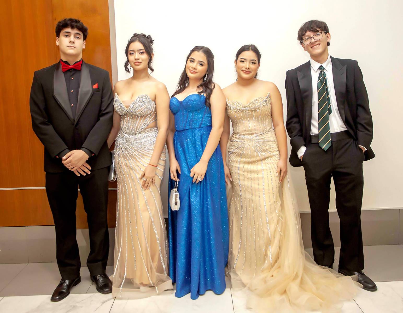 Emilio Quezada, Roxana Salinas, Katherine López, Bianka Quintanilla y Juan Sevilla. 