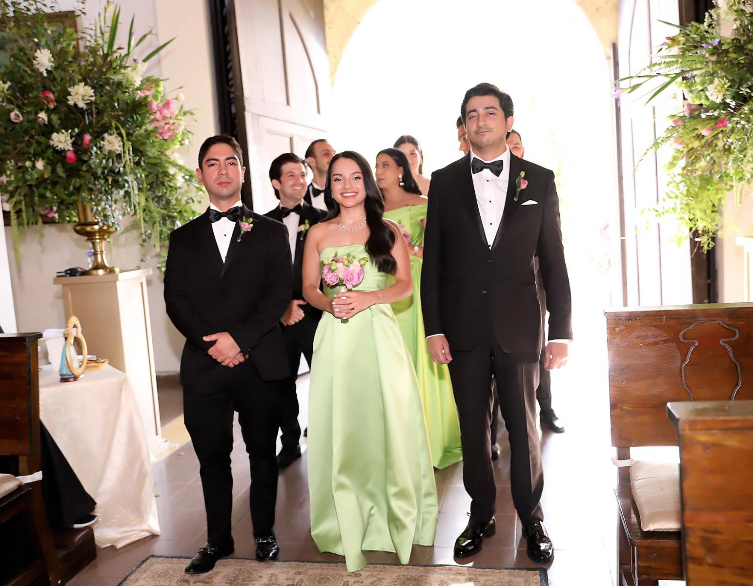 Así fue la boda eclesiástica de Ivana Lagos y Jacobo Waincier Canahuati