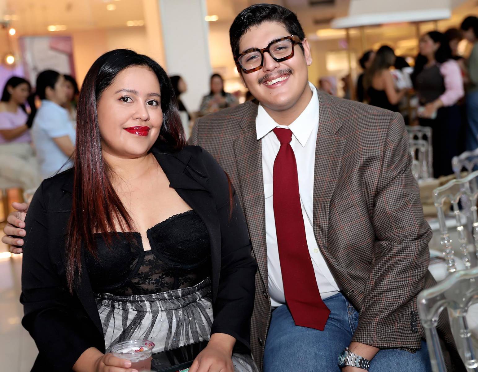 Gabriela Sánchez y Josué Canales.