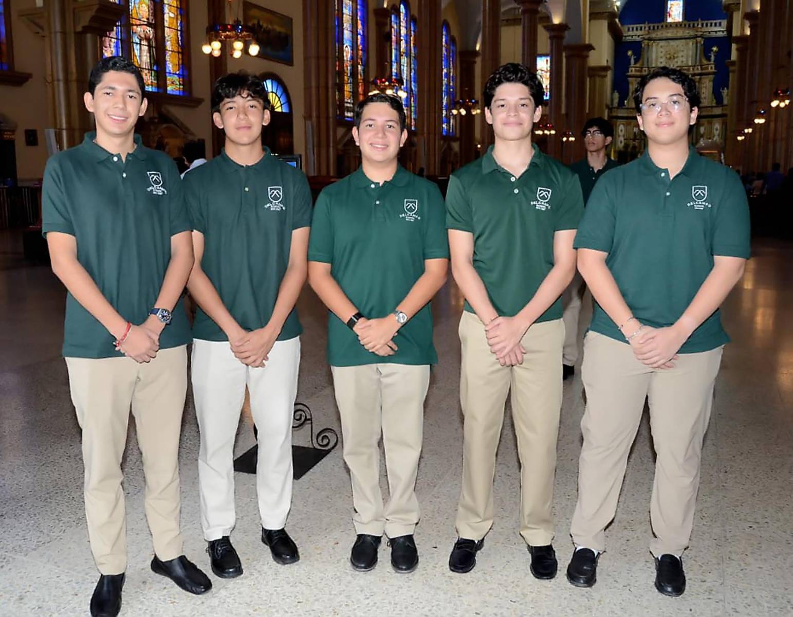 Misa de Acción de Gracias de los Seniors 2027 de DelCampo School
