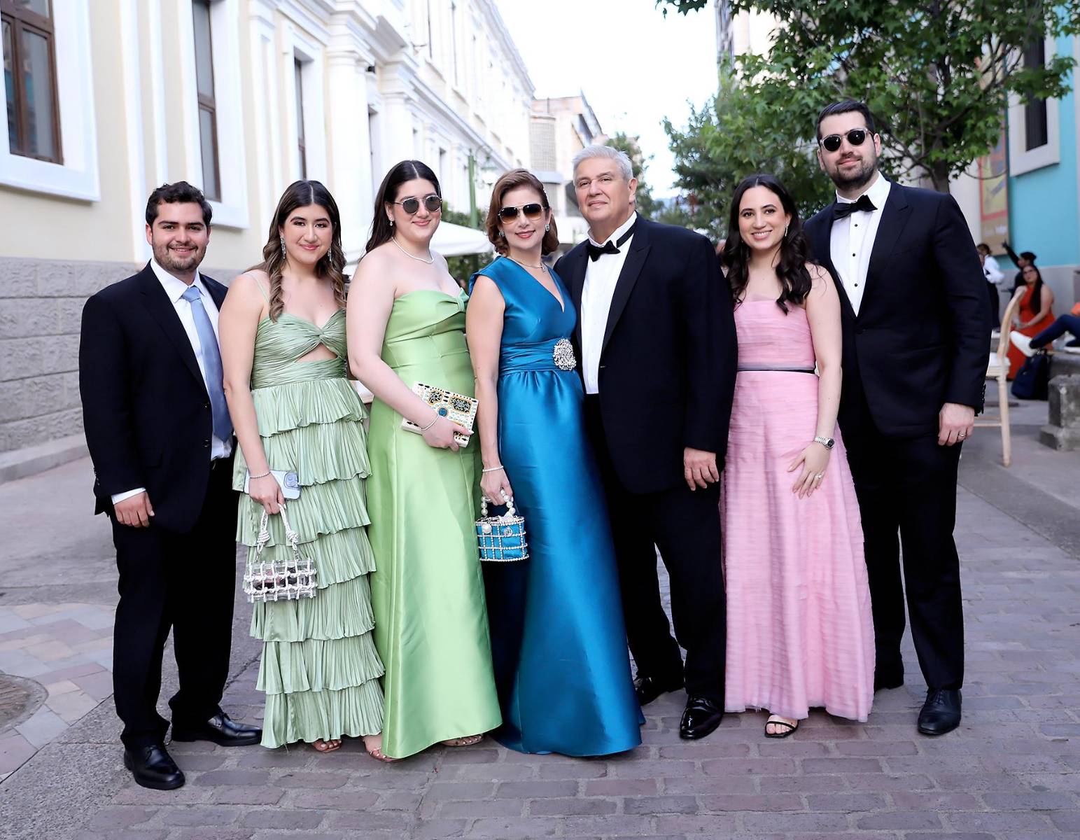 Así fue la boda eclesiástica de Ivana Lagos y Jacobo Waincier Canahuati