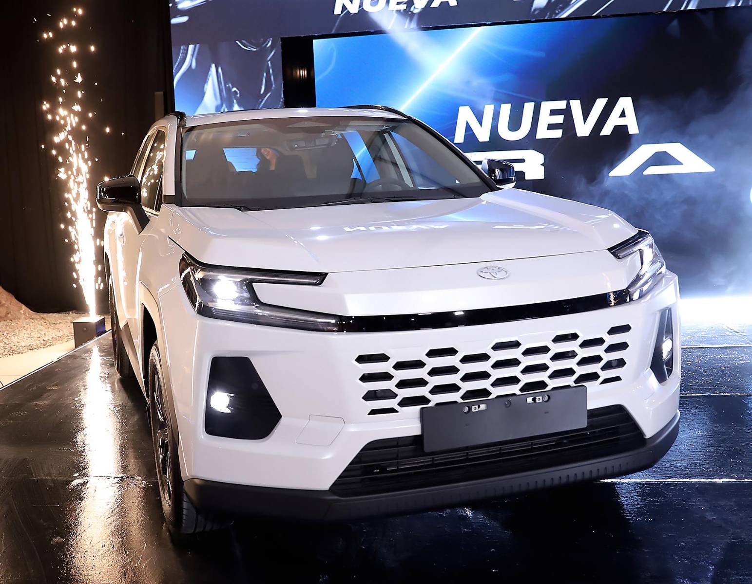 Así se vivió el lanzamiento de la Toyota RAV4 Hybrid 2027