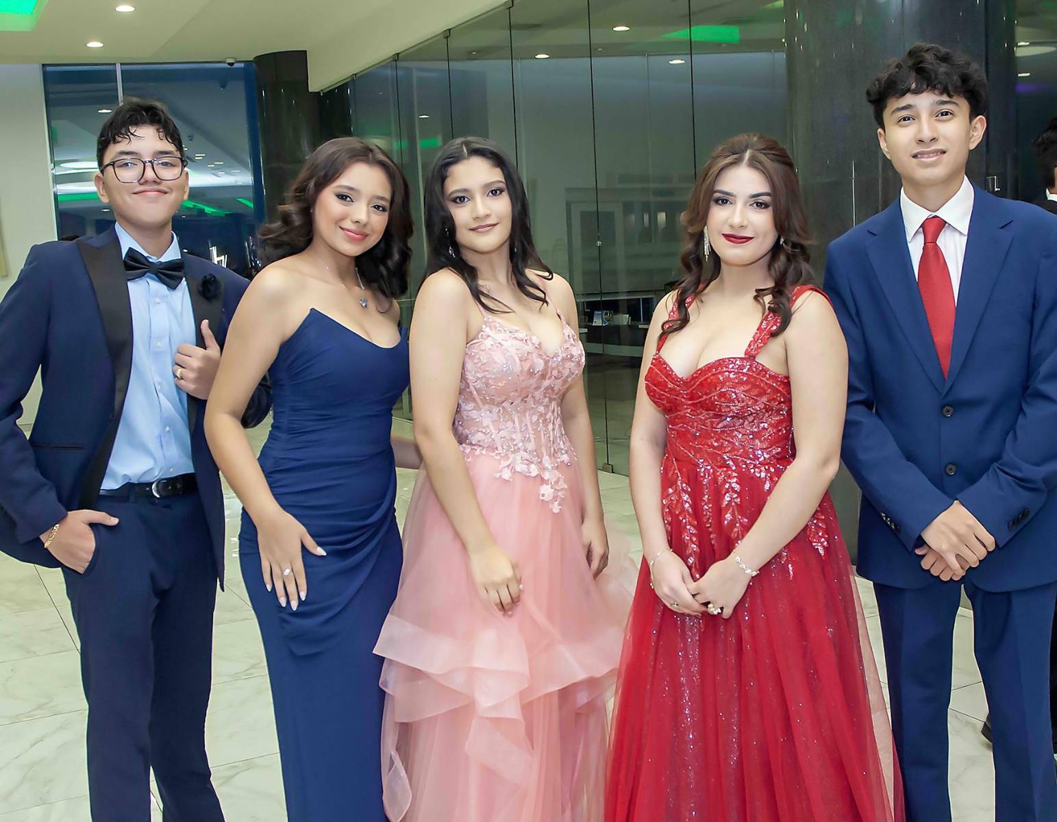 Raul Mejía, Anahí Álvarez, Susan Rivera, Solangel Ramos y Mauro Deras. 