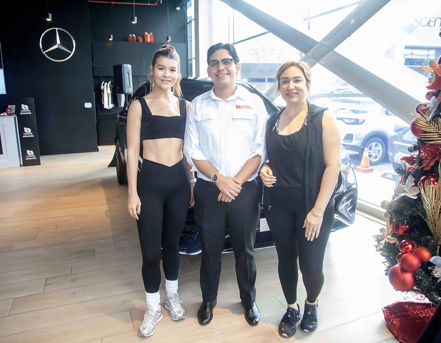 El encuentro reunió a 30 invitadas especiales, quienes participaron en una exclusiva clase de Boxing Barre, diseñada e impartida por Janine Martínez, coach certificada y pionera de esta disciplina en Honduras.