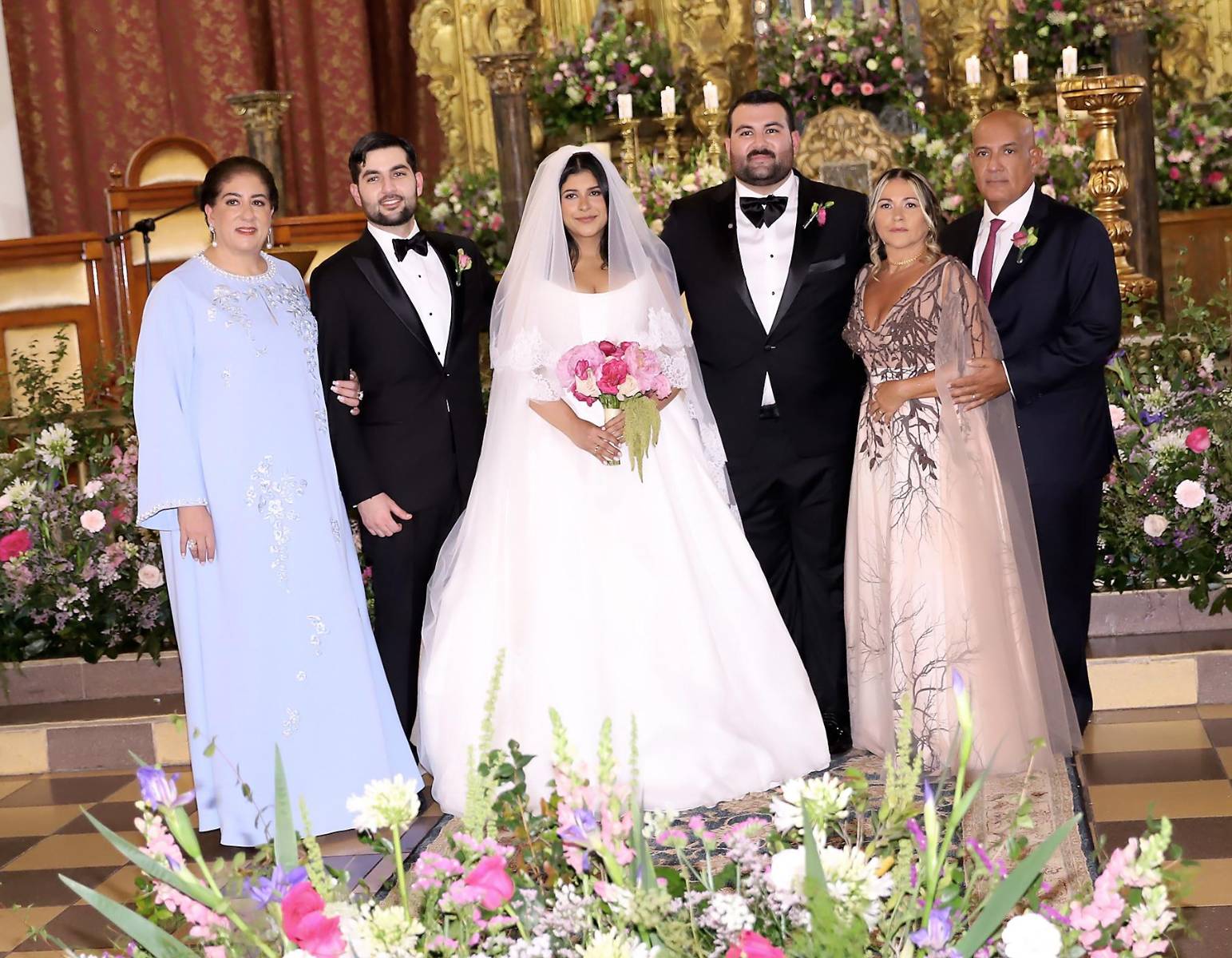 Así fue la boda eclesiástica de Ivana Lagos y Jacobo Waincier Canahuati