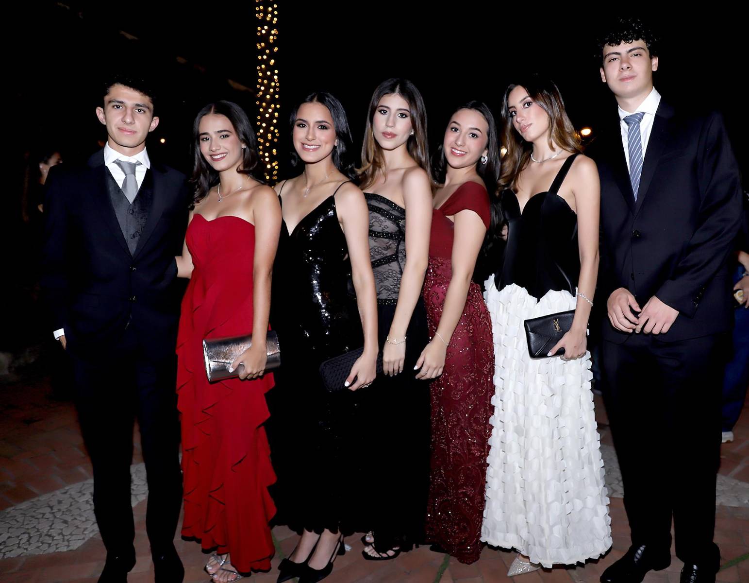 Gabriel Faraj, Ivanna Hode, Valeria Faraj, Mía Valverde, Grecia Díaz, Marianna Montoya y Juan Roberto Hirsch.