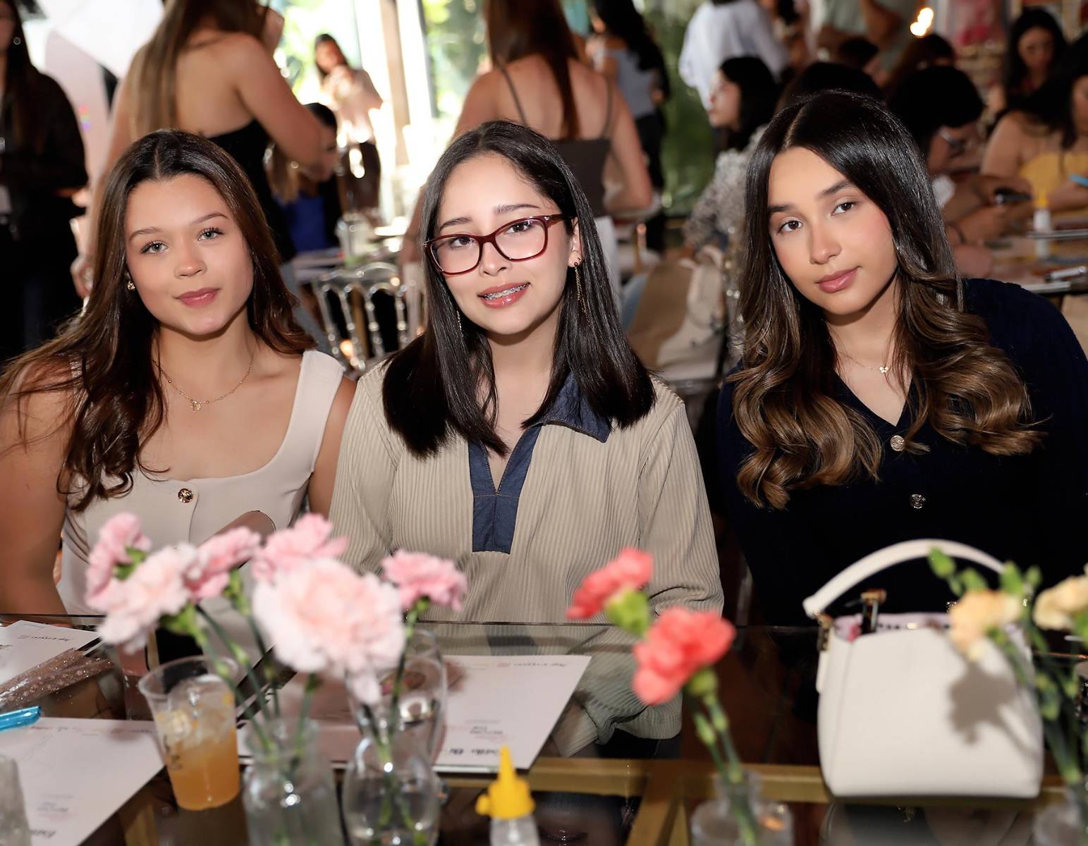 Viviana Alfaro, Sophia Cálix y Susan Rivera.