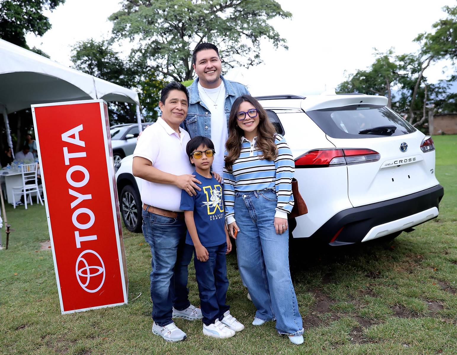 Luis Zúniga y Alessia López.
