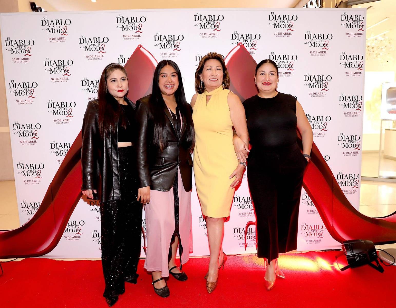 Yulissa Zelaya, Keren , Marcia Vásquez y Rebeca Chacón